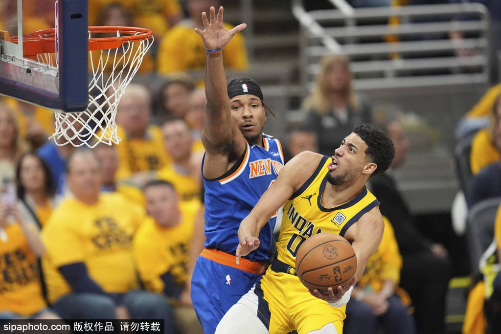 哈利伯顿32+15+12 步行者再胜尼克斯总分3-1