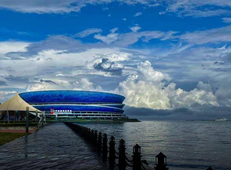 6万人压垮德甲豪门！大连神场登顶亚洲第一，中超上座率杀入世界前20